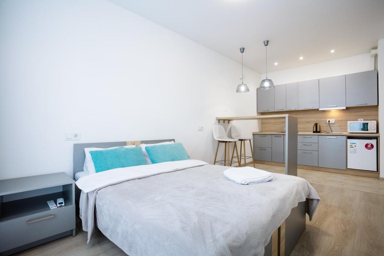 Nyvky Like Home - Studio - Apt 21 Киев Екстериор снимка